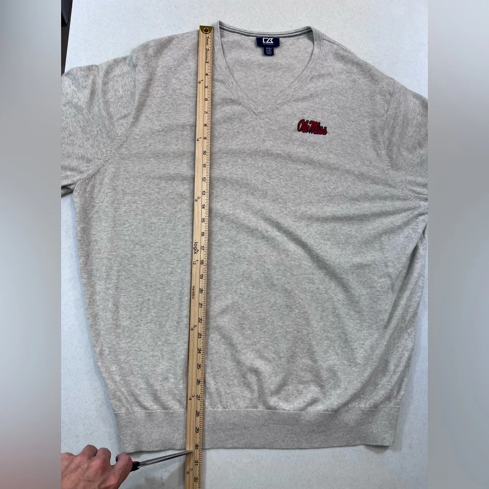 Cutter & Buck Men’s Ole Miss Cream V-Neck Sweater. Size 3X